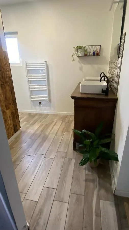 Homestay Chambre Double Chez Audrey Apartment Saligny-sur-Roudon France
